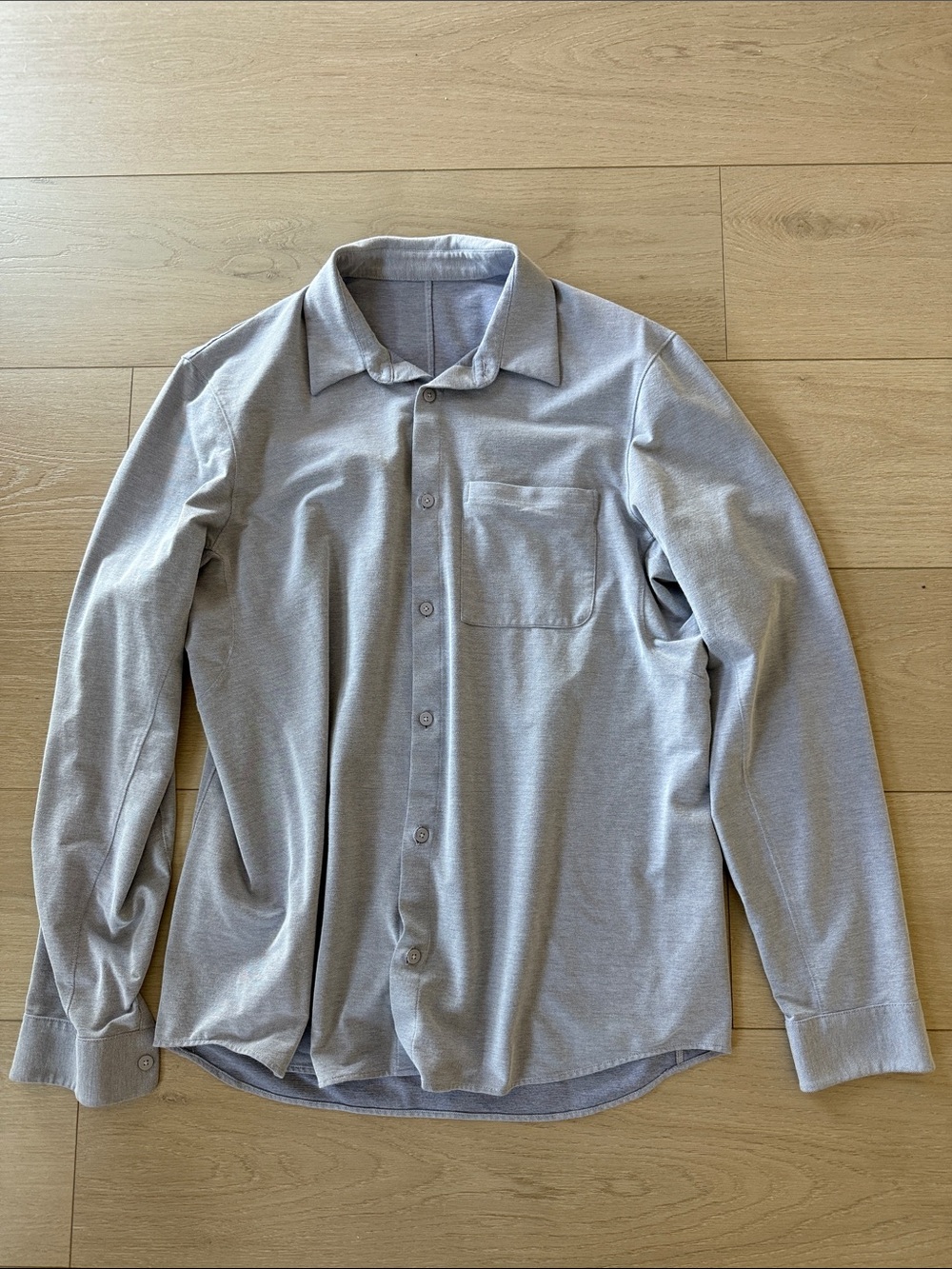 lululemon athletica Men's Long Sleeve Button-Down Shirt in Light Blue